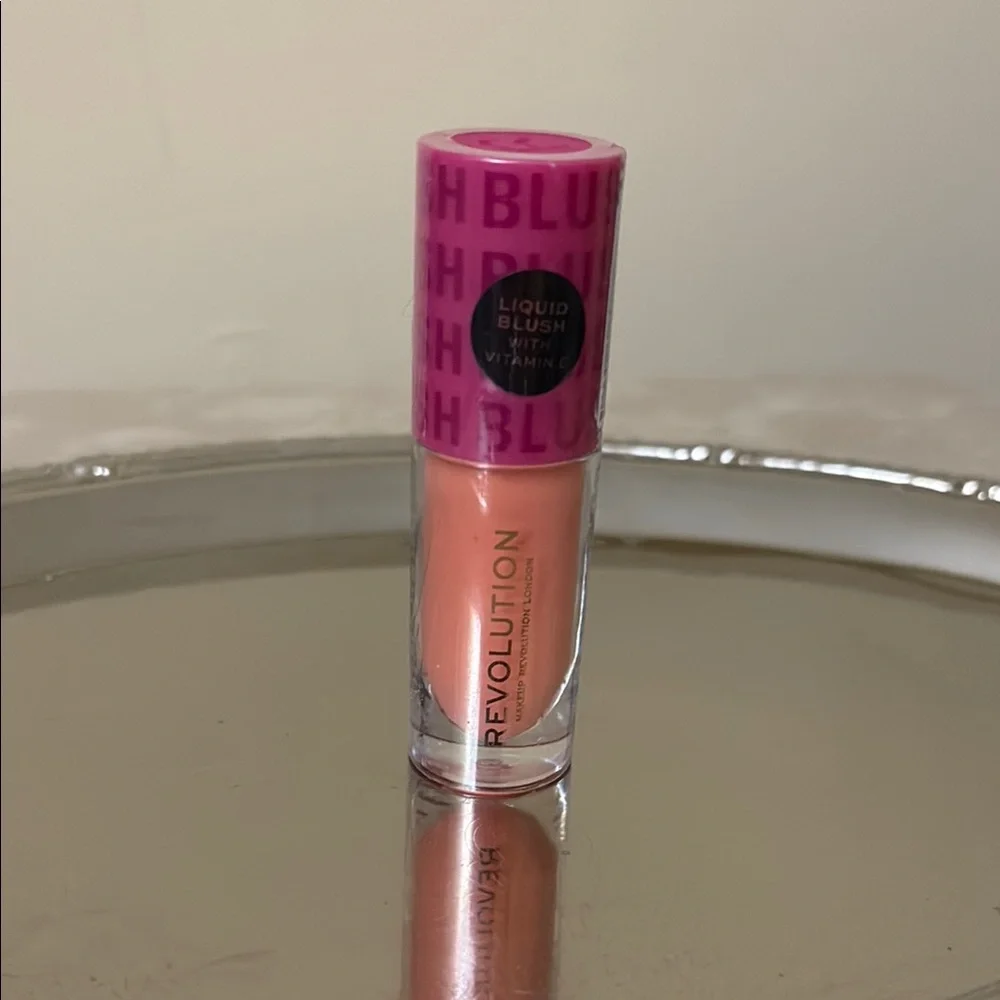 Revolution Blush Bomb in Peach Filter NEW